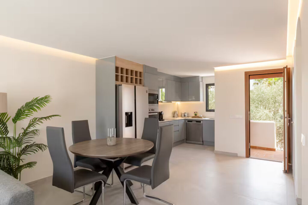 b5556d94-40dd-4171-95ac-02dbf5aa2880