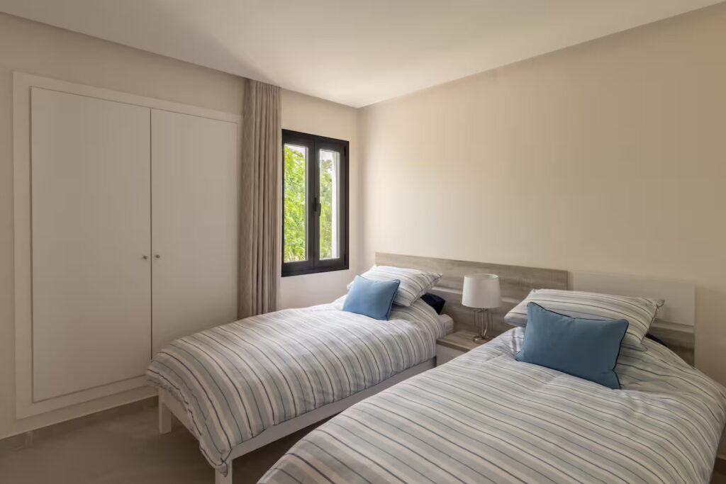 c3247c96-920f-450d-a643-bb91460600d3